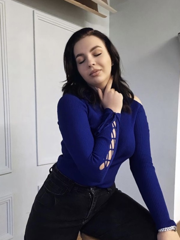 🎥 Дуня привлекательная девушка из Новоузенска цена от 7000 руб